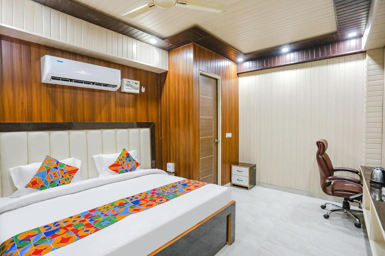 Fabhotel Jms Residency Ντεχραντούν Εξωτερικό φωτογραφία